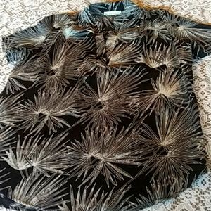 I'm selling a very cute shirt